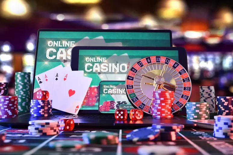 agen slot80 Dragon Tiger Live dealer studio with two cards revealed